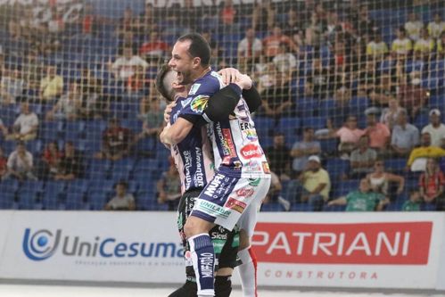 Na despedida de Carlão, Cascavel Futsal empata com Joinville e mantém vice-liderança