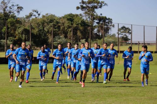 Cascavel treinou forte durante a semana visando o confronto com o Paraná.