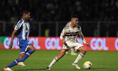 São Paulo enfrenta o Avaí pelo Campeonato Brasileiro