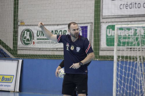 O técnico Cassiano Klein valorizou a campanha do adversário