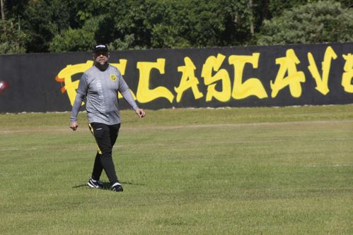 O treinador iniciou os trabalhos de maneira oficial no comando da equipe