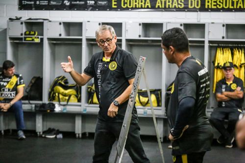 Luis Carlos Cruz ainda busca a primeira vitória como técnico do Cascavel