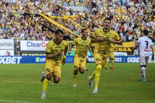 Robinho marcou 29 gols com a camisa do Cascavel