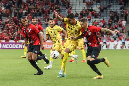 Cascavel e Athletico fazem o primeiro jogo da decisão