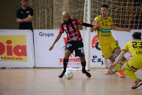 Carneirão empatou o primeiro confronto em Campo Mourão