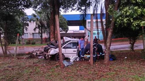 Condutor do carro teve ferimentos moderados