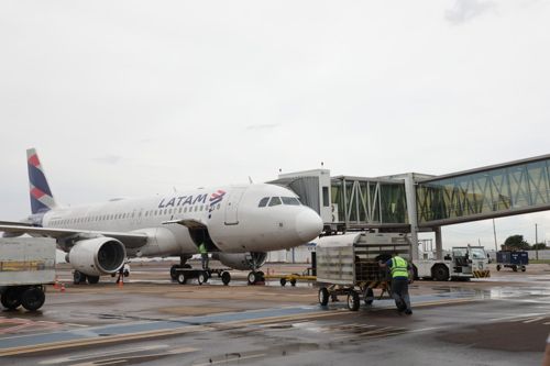 Latam passa a operar três novos voos semanais no aeroporto de Cascavel