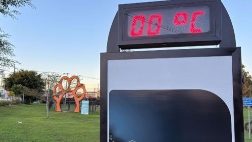 São José dos Pinhais, 24 de junho de 2025 - Frio de zero grau, sensação de -5 no Parque São José, Região Metropolitana de Curitiba.